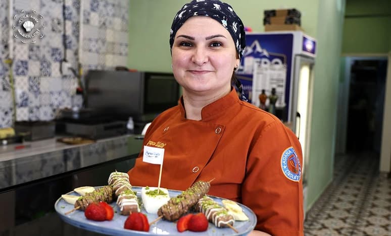 Adana'nın Yeni Tatlı Trendi: Çöp Şiş Katmer Oldu