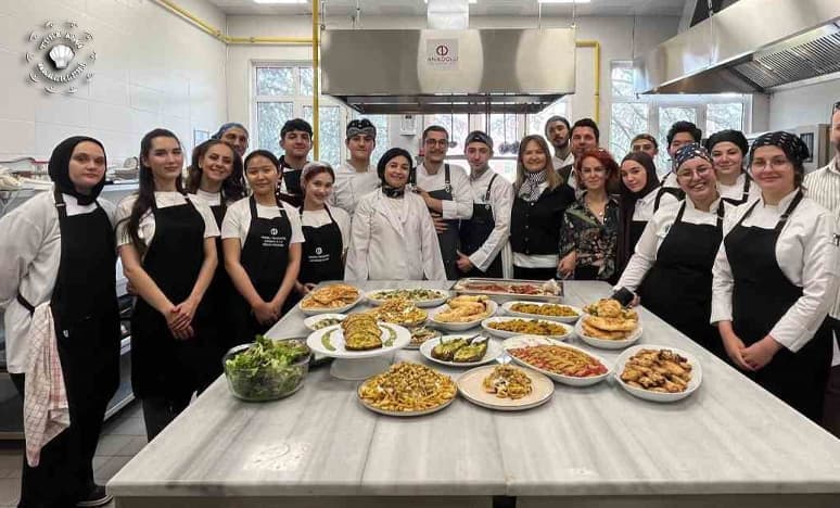 Yabancı Öğrencilere Eskişehir 'de Türk Mutfağı Eğitimi
