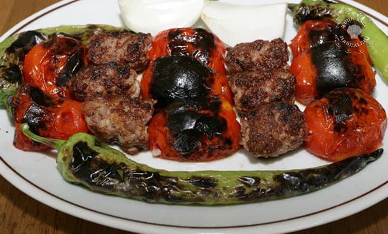 Domatesli Kebab Tarifleri