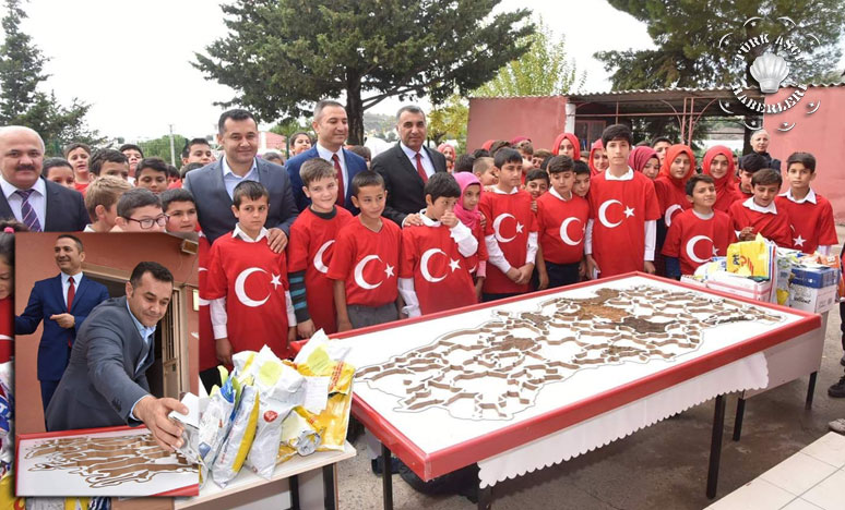 Alanya'da 81 ilden gelen toprakla Türkiye haritası 