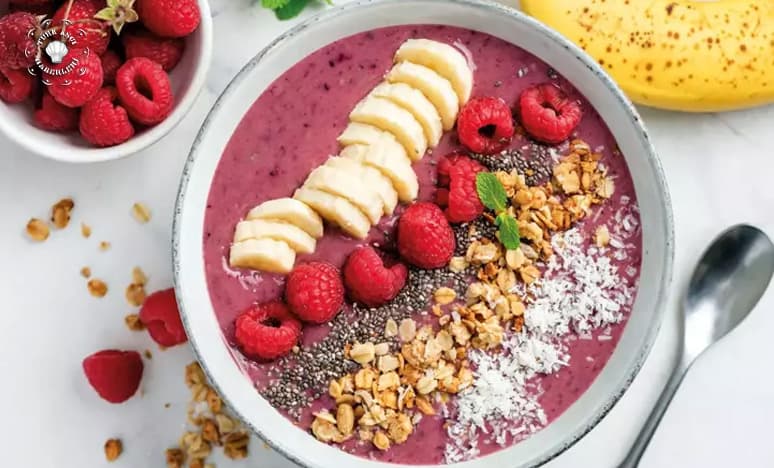 Anneye Özel Renkli ve Sağlıklı Smoothie Bowl Tarifi