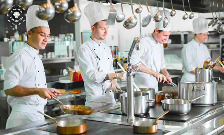 Aşçı Ve Mutfak Şefi Arasında Bir Fark Var Mı?