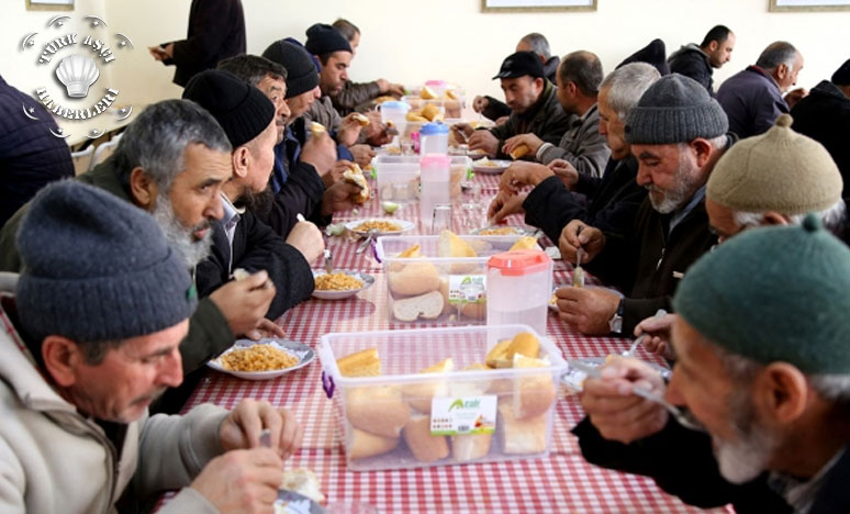 Askıda Yemek İle Her Gün Yüzlerce Kişinin Karnı Doyuyor