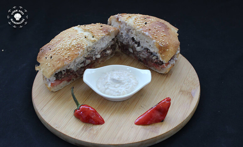 Balkan Hamburgeri Nasıl Yapılır? (Pleskavitsa)