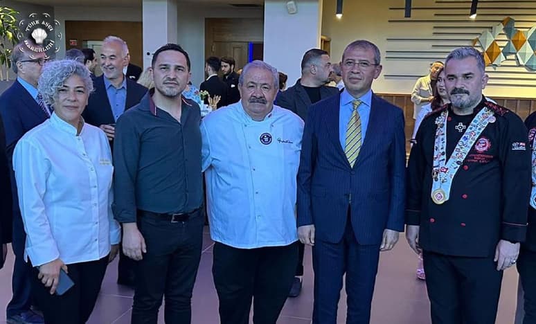 Doç. Dr. Yılmaz Seçim'e Gastronomi Ödülü Veridi...<