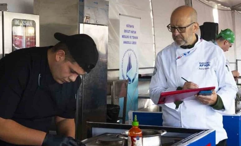 GastroAfyon'da Lezzet ve Eğlence Bir Araya Geldi