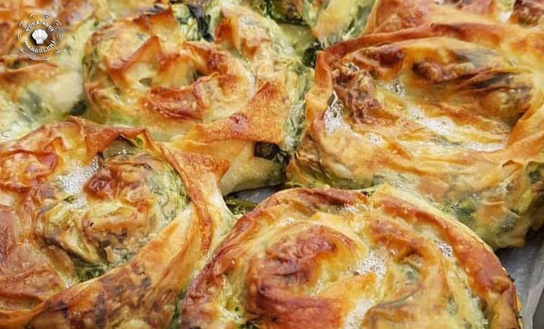 Hazır Yufkayla Yapılan Efsanevi Ispanaklı Börek Tarifi