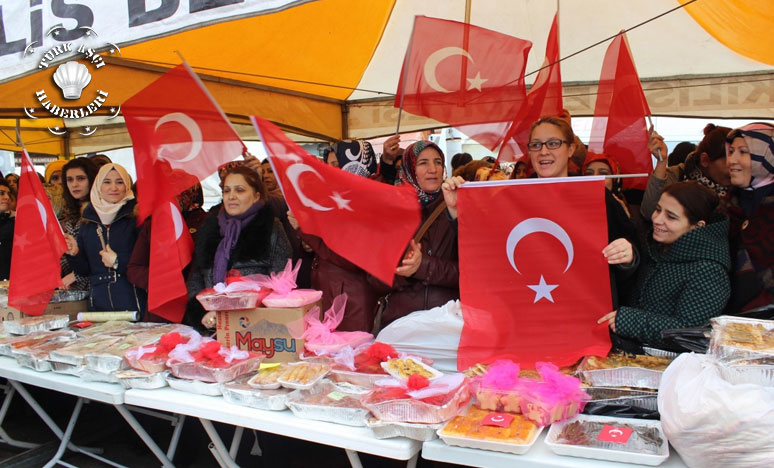 Mehmetçiğe Ev Hanımlarından Yemek