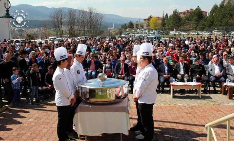 Meslek Gönüllüleri Kepçelerini Teslim Aldı