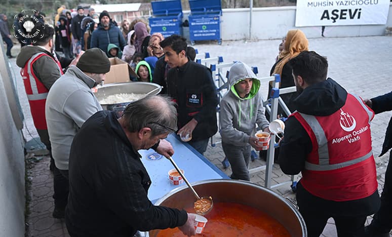 Muhsin Yazıcıoğlu Aşevi'nden Sıcak Yemek Servisi