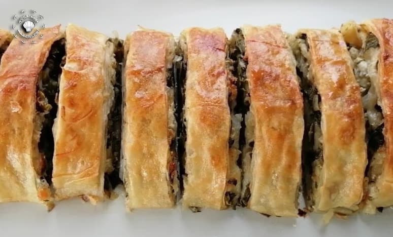 Sahur ve İftar Sofralarınız İçin Milföyden Ispanaklı Börek