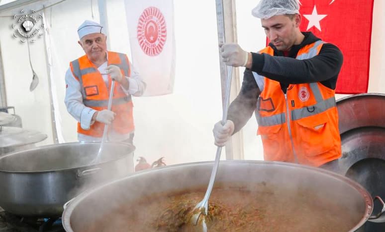 Tbmm Aşçılarıdan Deprem Bölgesinde Yemek Servisi