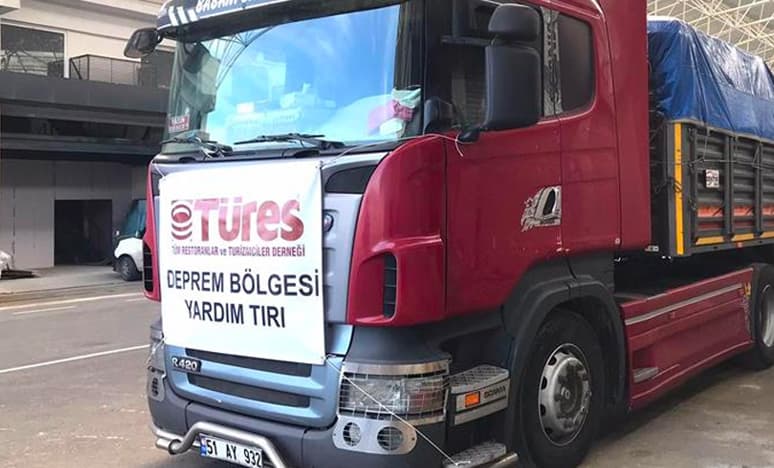 Türes'den Depremzedelere Sıcak Yemek Ve Çorba İkramı