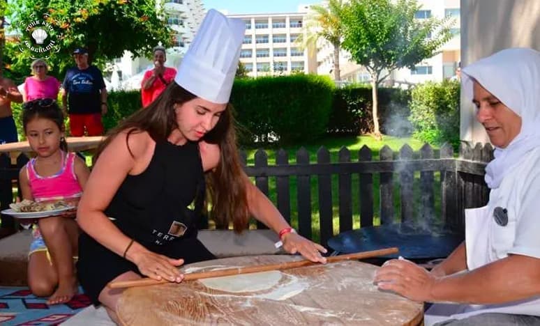 Yabancı Turistlere Türk Mutfağı Yemekleri Eğitimi