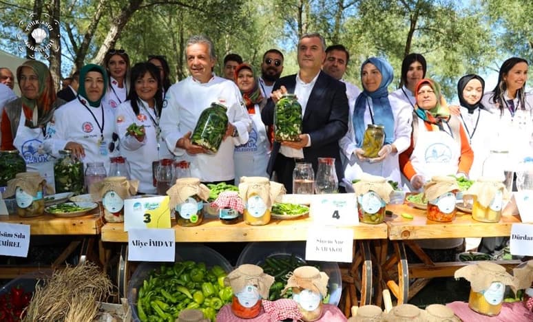 Zeki Açıköz; Çubuk Turşusunu Yıllardır Kullanıyoruz