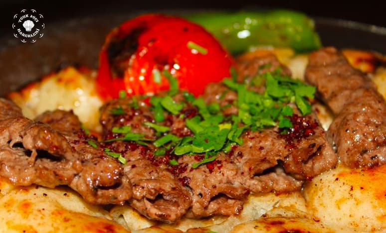 Kebab Tariflerinden "Manisa Kebabı" Nedir? Nasıl Yapılır?