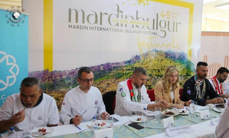 Mardin'de düzenlenen "1. Uluslararası Bulgur Festivali" kapsamında Bulgur Şenliği gerçekleştirildi.