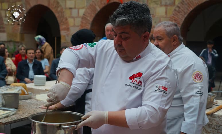 Ünlü şefler Kastamonu'nun yöresel ürünleri ile yemekler yaptı...