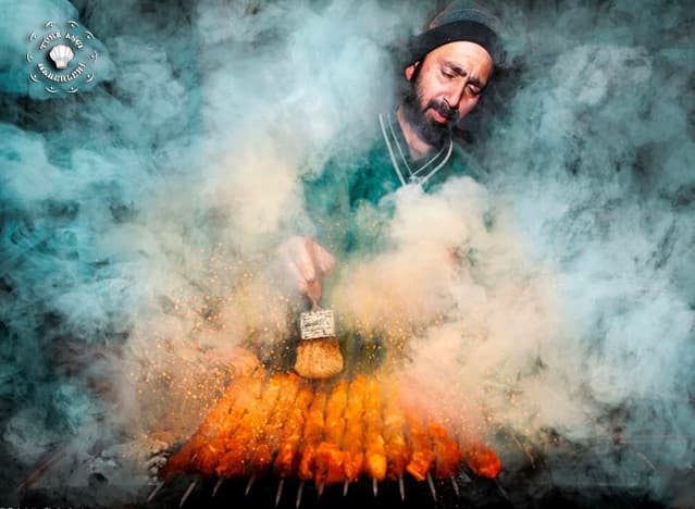 Pink Lady Yılın Yiyecek Fotoğrafı“Kebabiyana” İsimli Fotoğraf Birinci Oldu