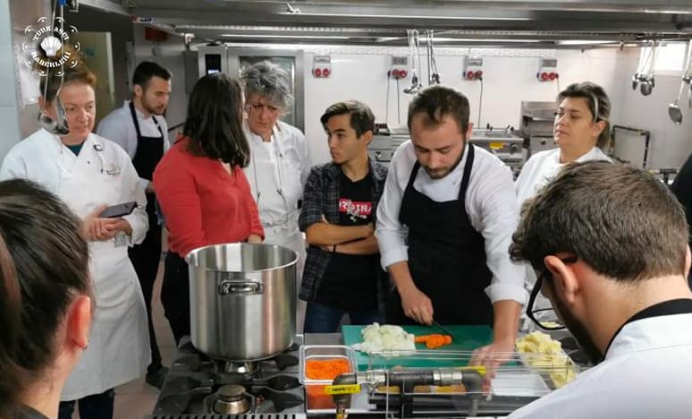 Yunanistanlı Mutfak Sanatları Öğrencileri Çanakkale Mutfağında Aşçılık Eğitimi Görüyor...